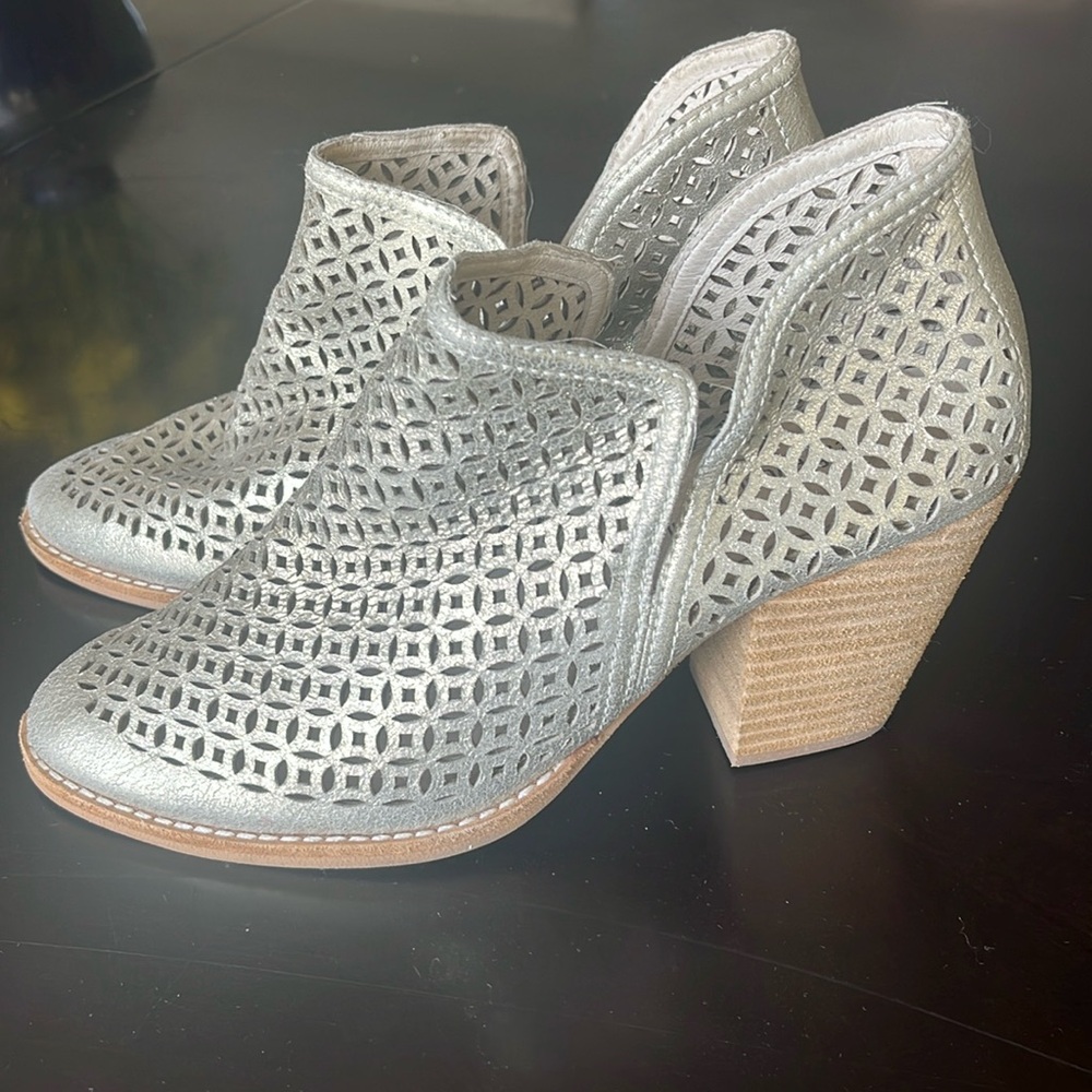 Jeffrey Campbell- Women’s Bootie - Size 8